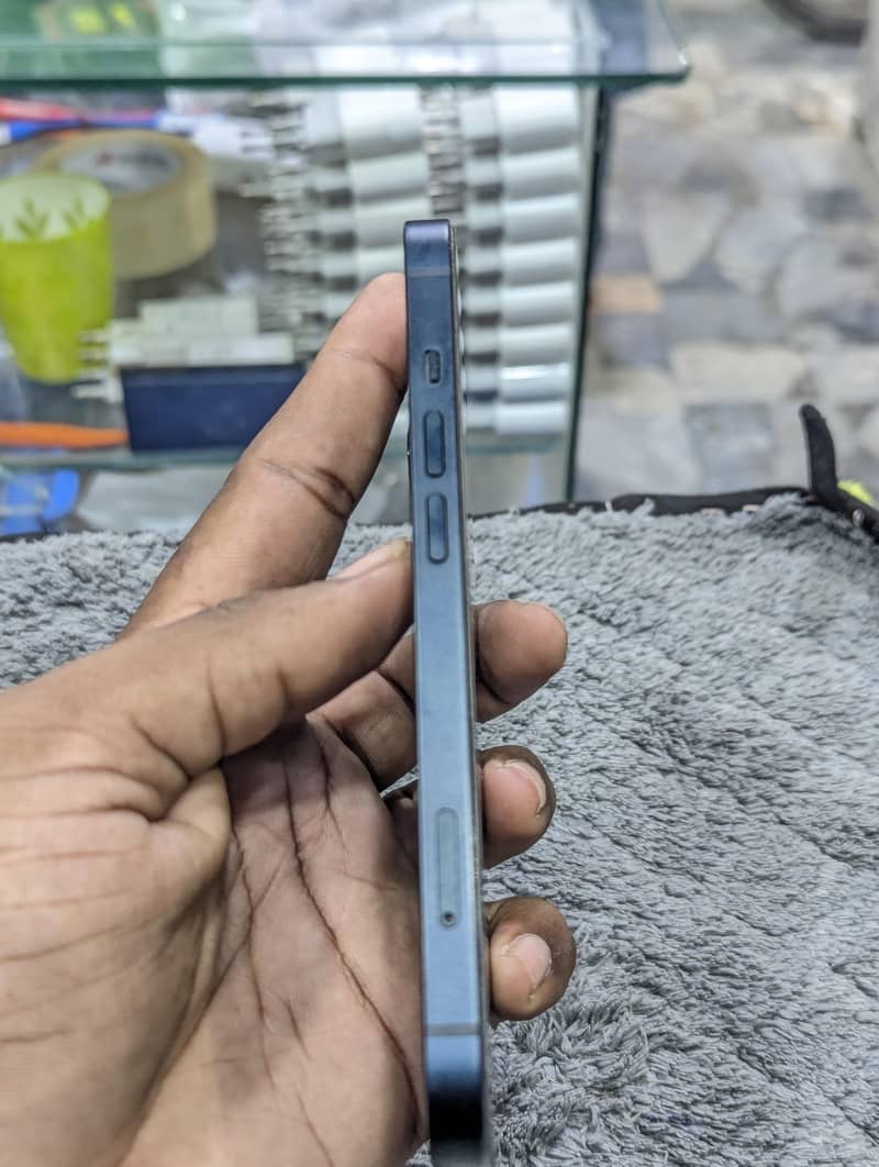 Apple iPhone 13 3