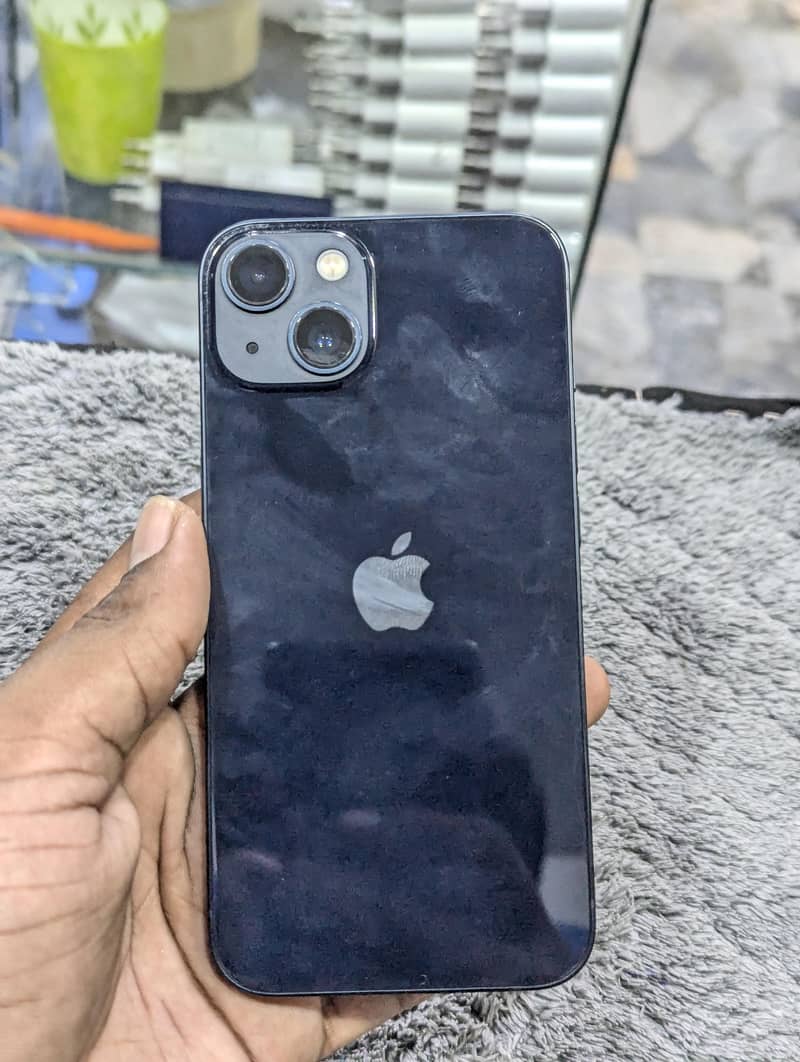 Apple iPhone 13 7