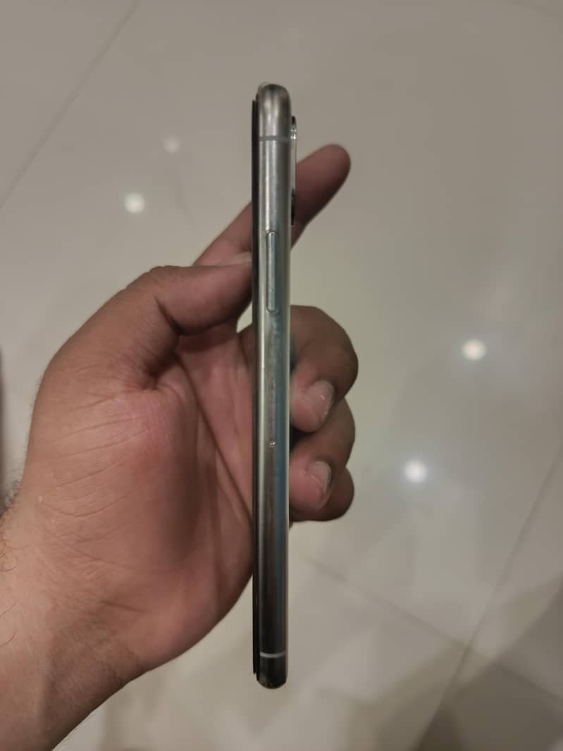 Apple iPhone X 5