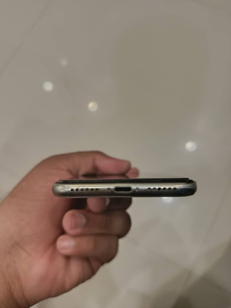 Apple iPhone X 6