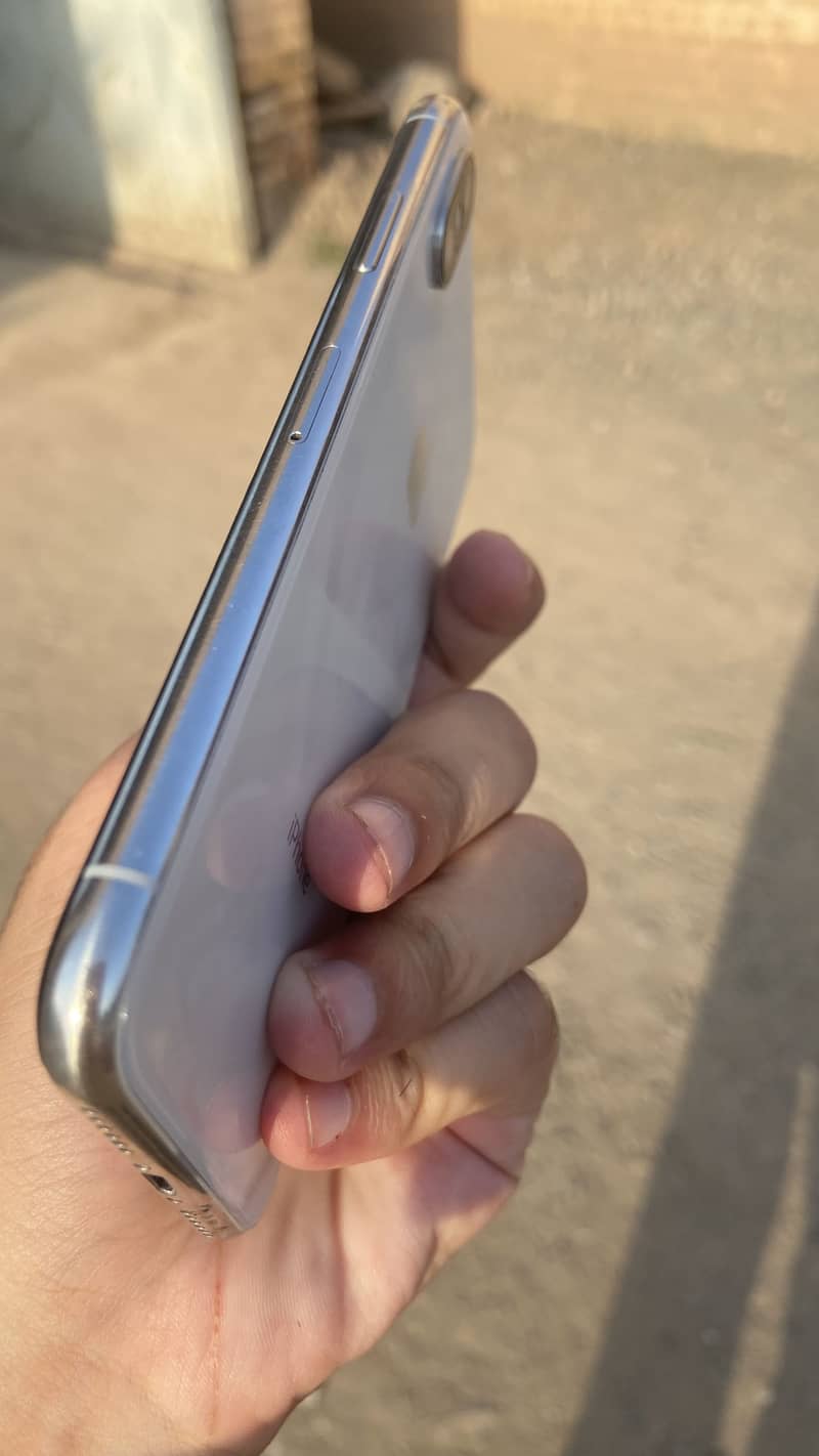 Apple iPhone X 5