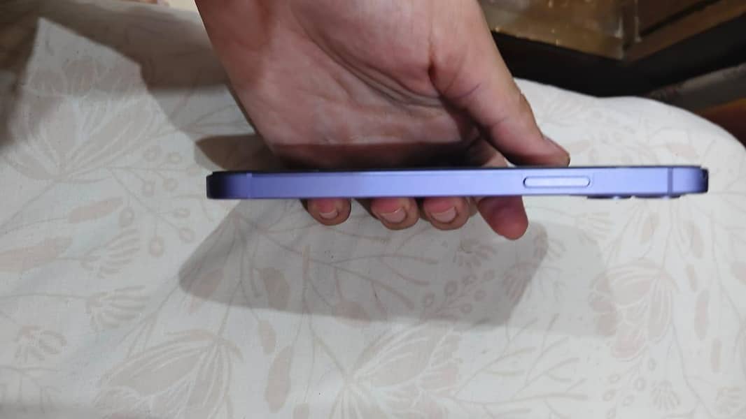 Apple iPhone 12 2