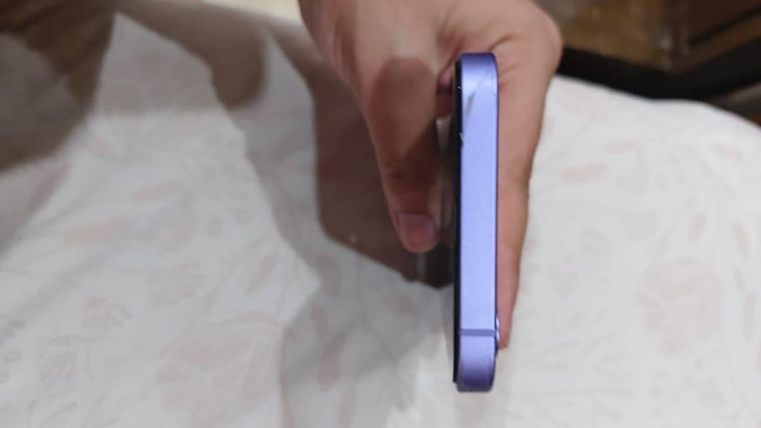 Apple iPhone 12 6