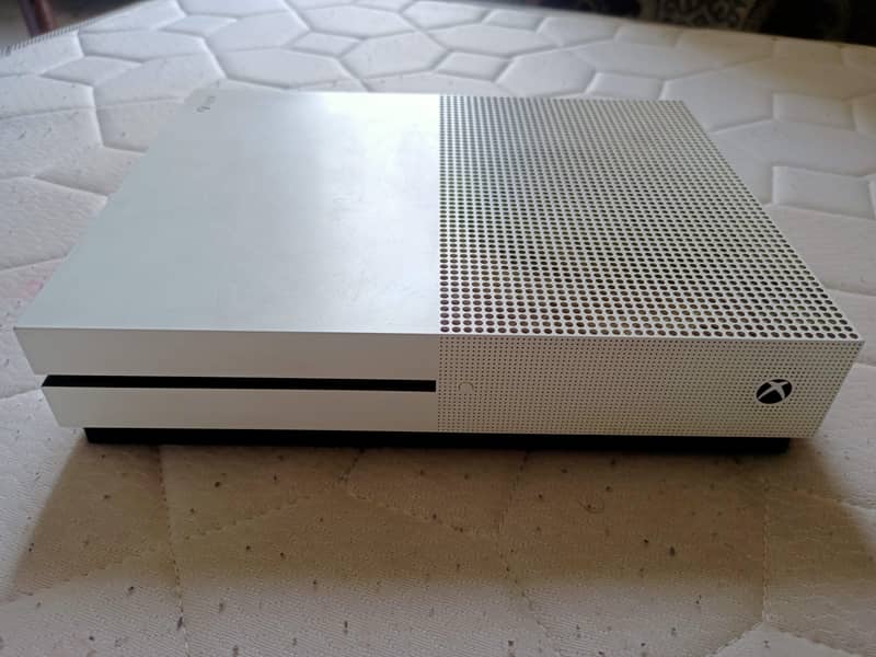 Xbox One S 0
