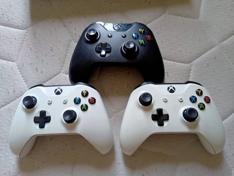 Xbox One S 3
