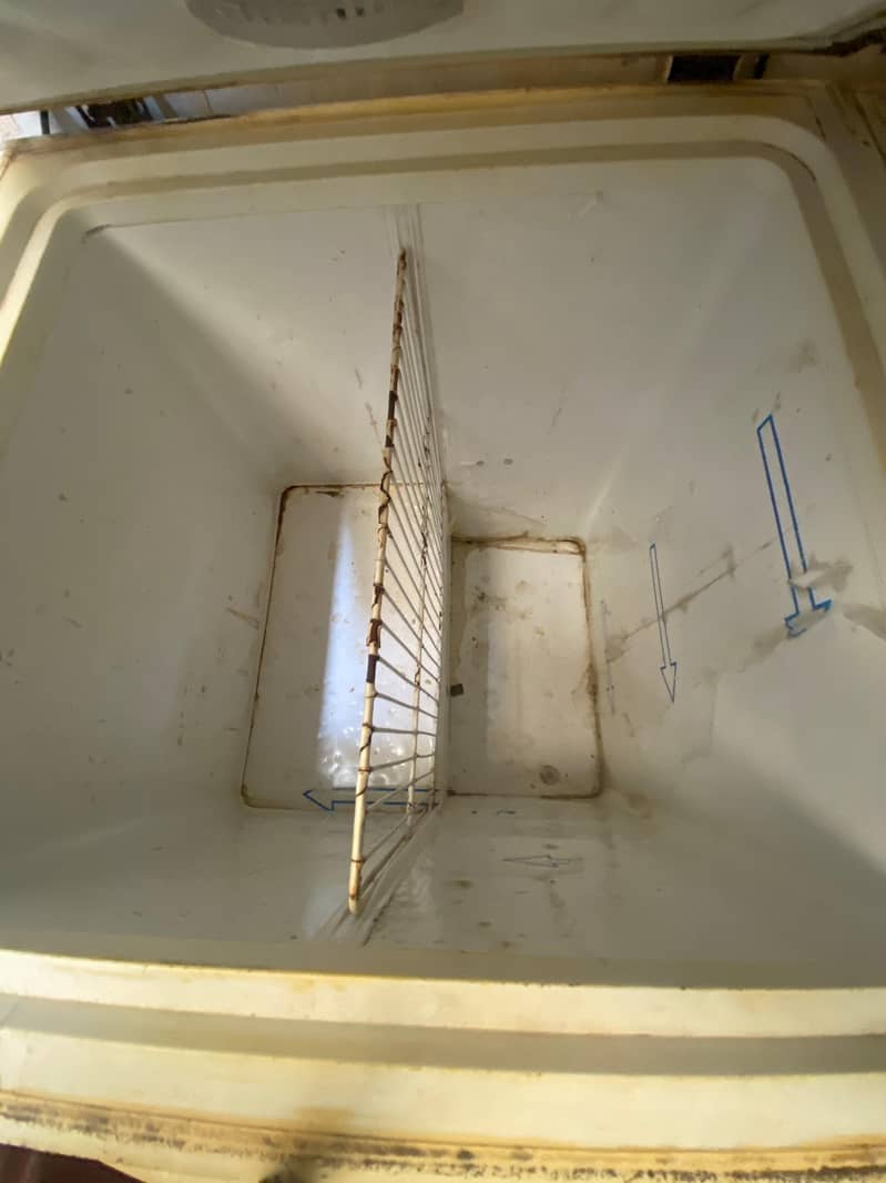 waves deep freezer 210 2