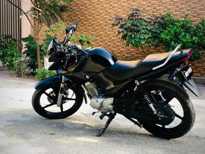 YBR 125 | 2023 Model
