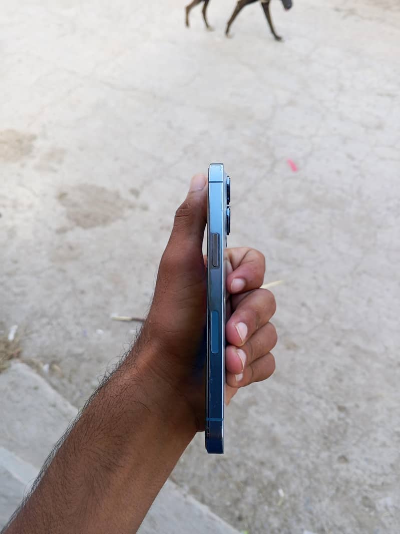 Apple iPhone 13 Pro 4