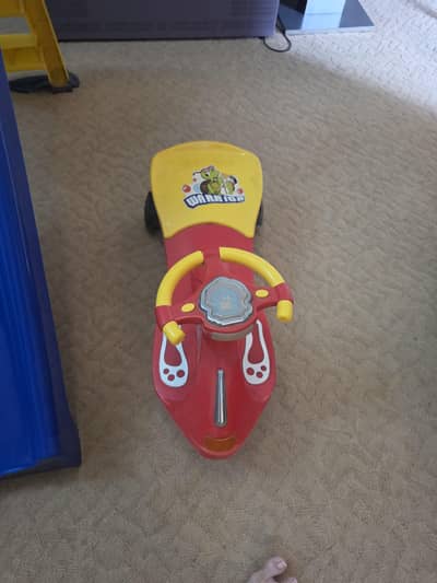 yellow car