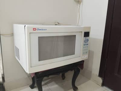 Dawlance Microwave Oven – Used, Good Working Condition