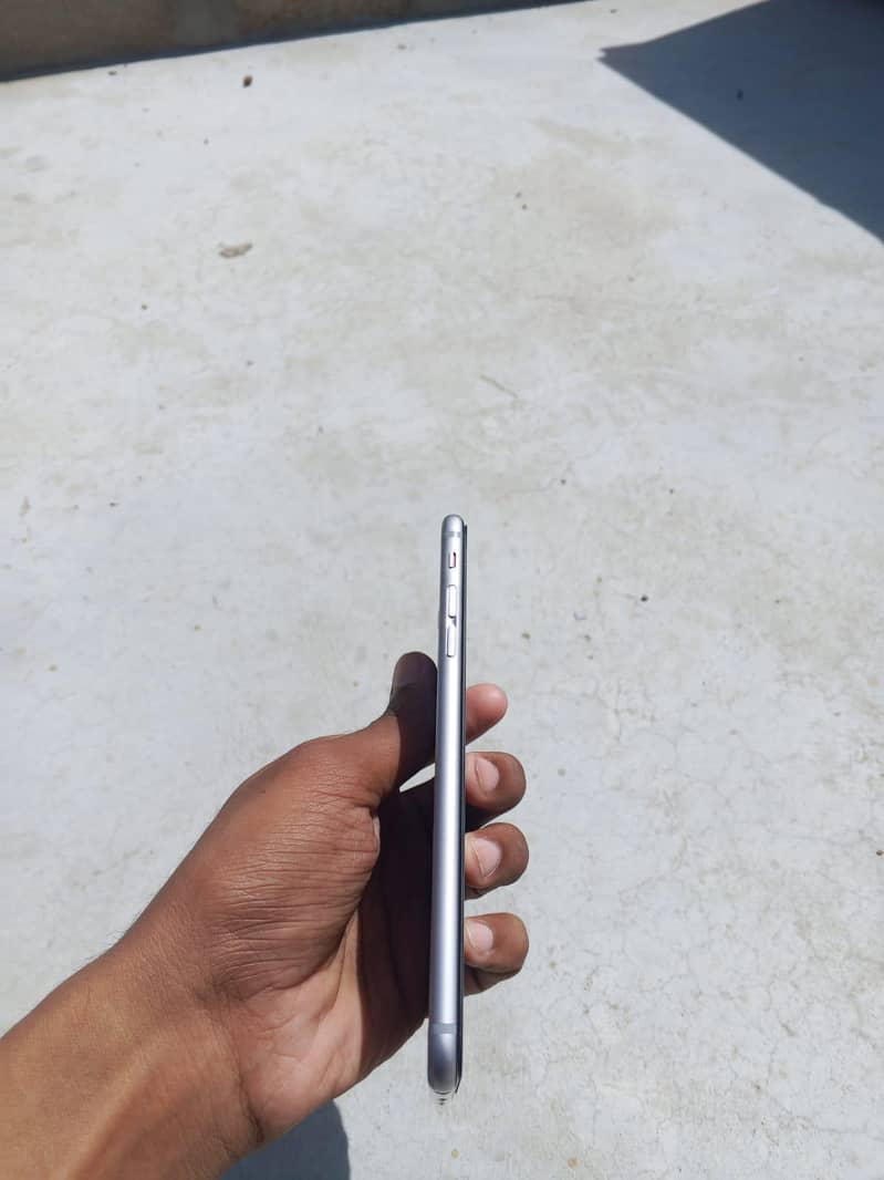 Apple iPhone 6 Plus 2