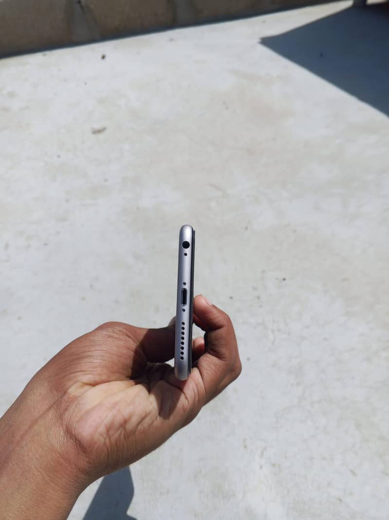 Apple iPhone 6 Plus 5