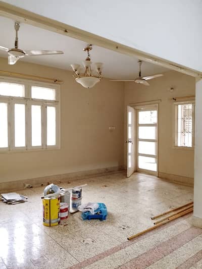 240 Square Yards House In Gulshan-E-Iqbal - Block 3 For Rent