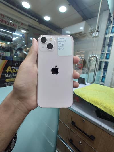 Apple iPhone 13