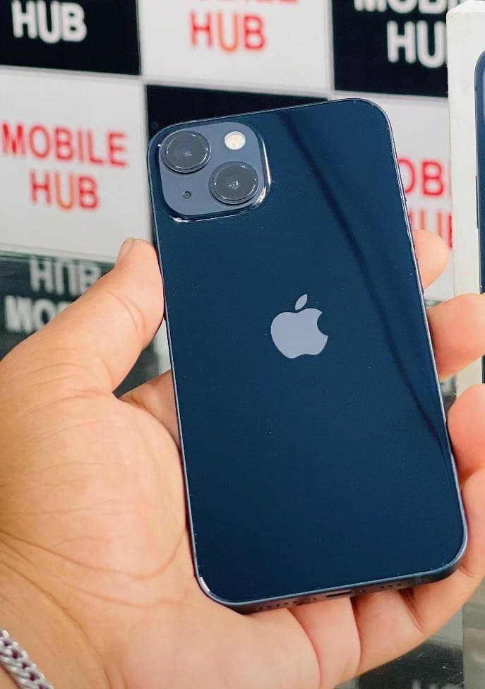 Apple iPhone 13 0