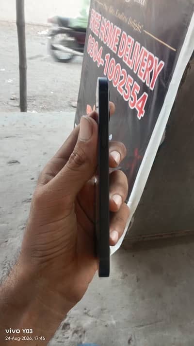 Apple iPhone 12