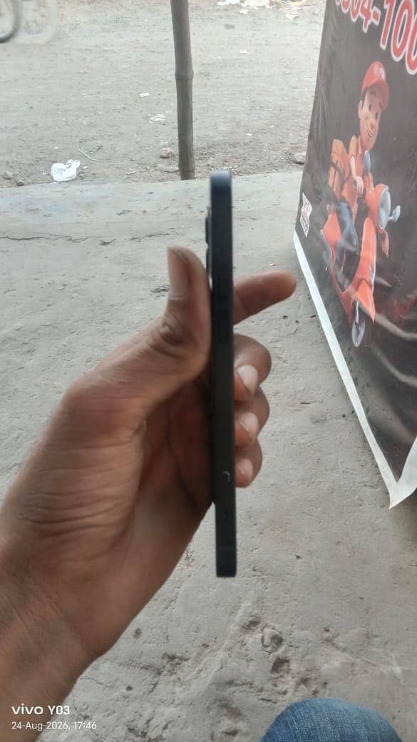 Apple iPhone 12 1
