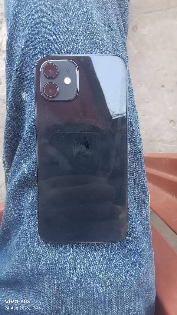 Apple iPhone 12 3