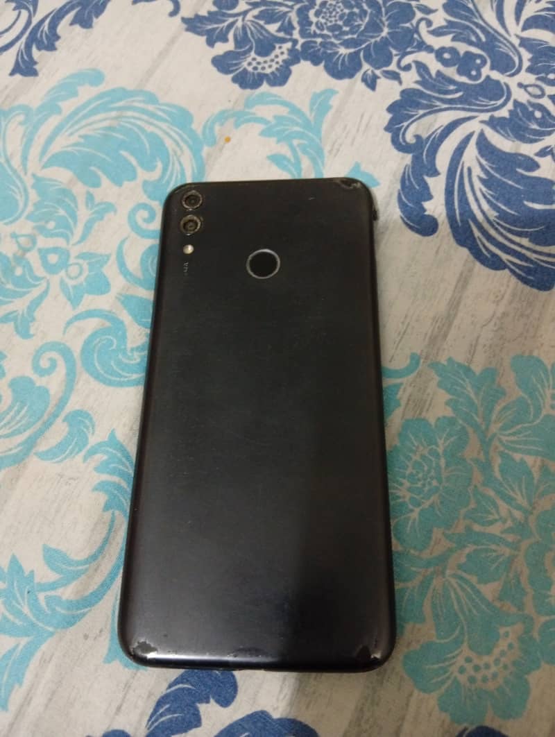 Honor 8C 1