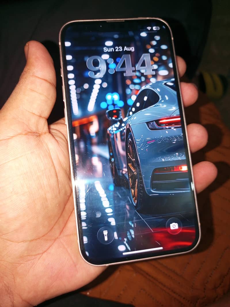 Apple iPhone 13 1