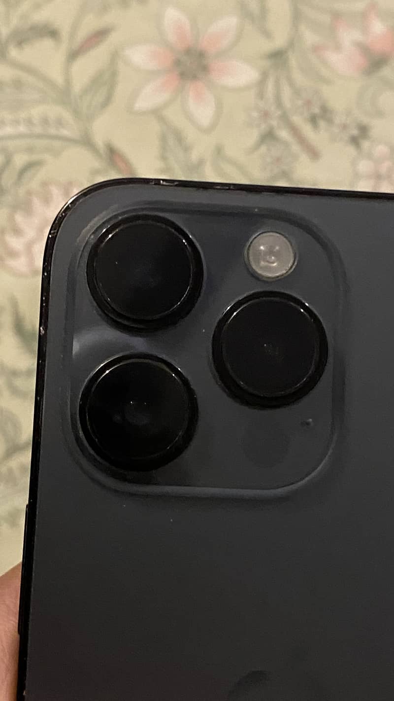 Apple iPhone 14 Pro 0