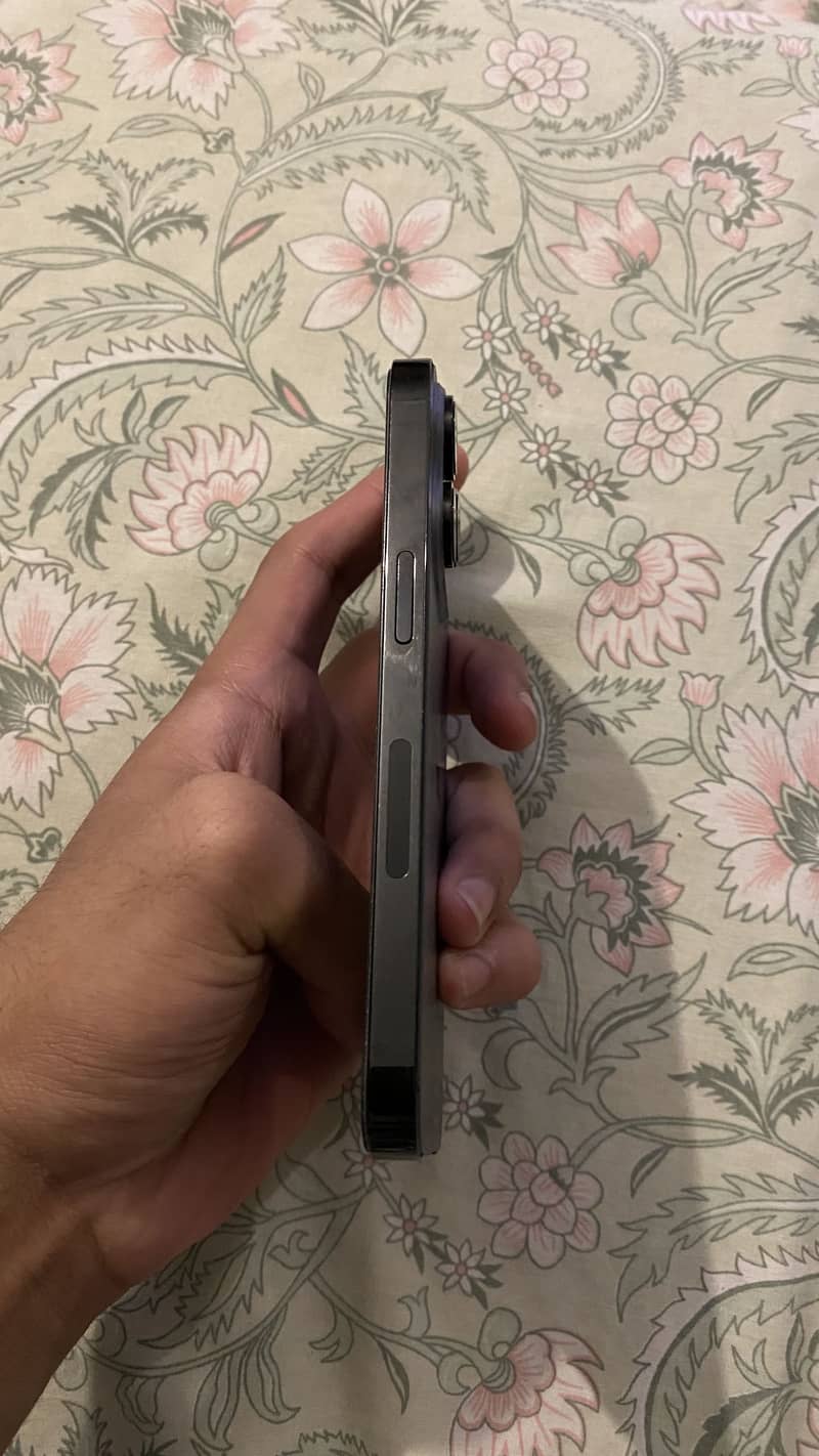 Apple iPhone 14 Pro 1