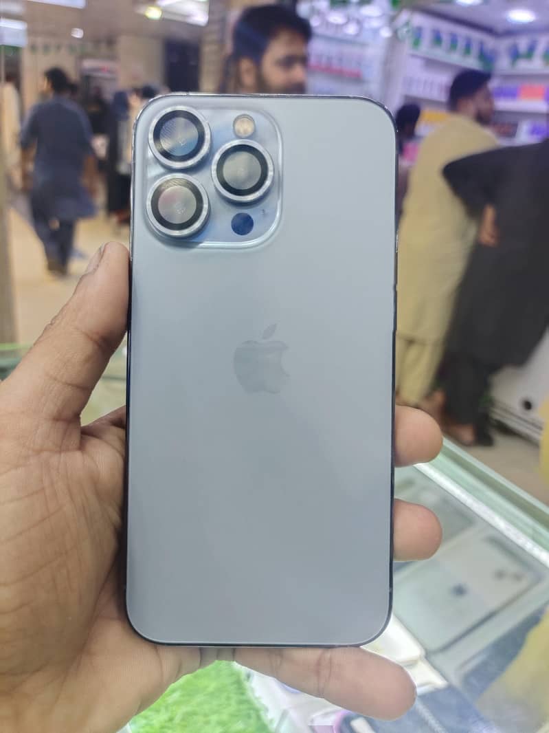 Apple iPhone 13 Pro 1