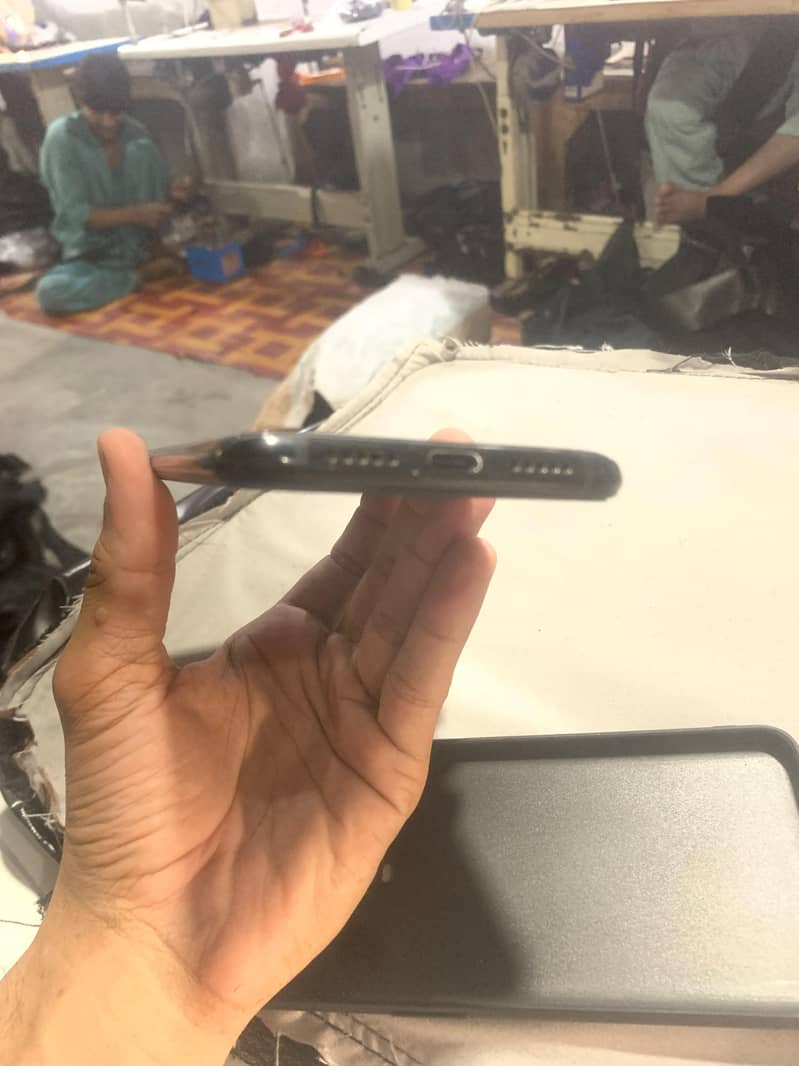 One Plus 6T 4