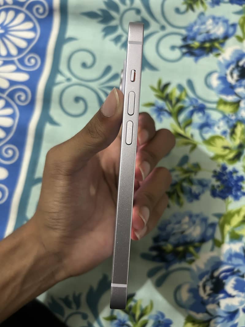 Apple iPhone 14 2