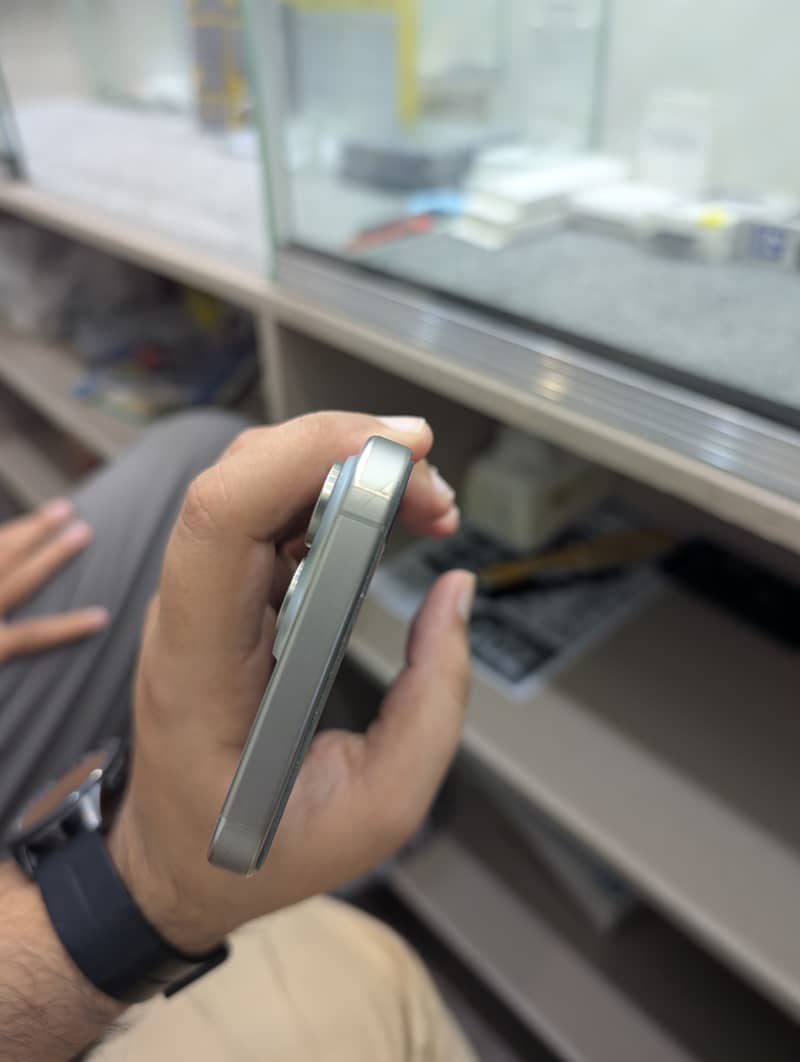 Apple iPhone 15 Pro Max 5