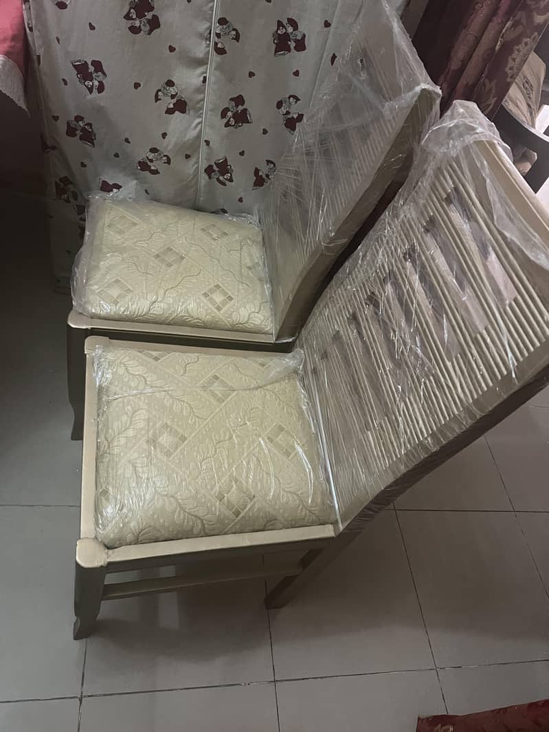 Dining table 4