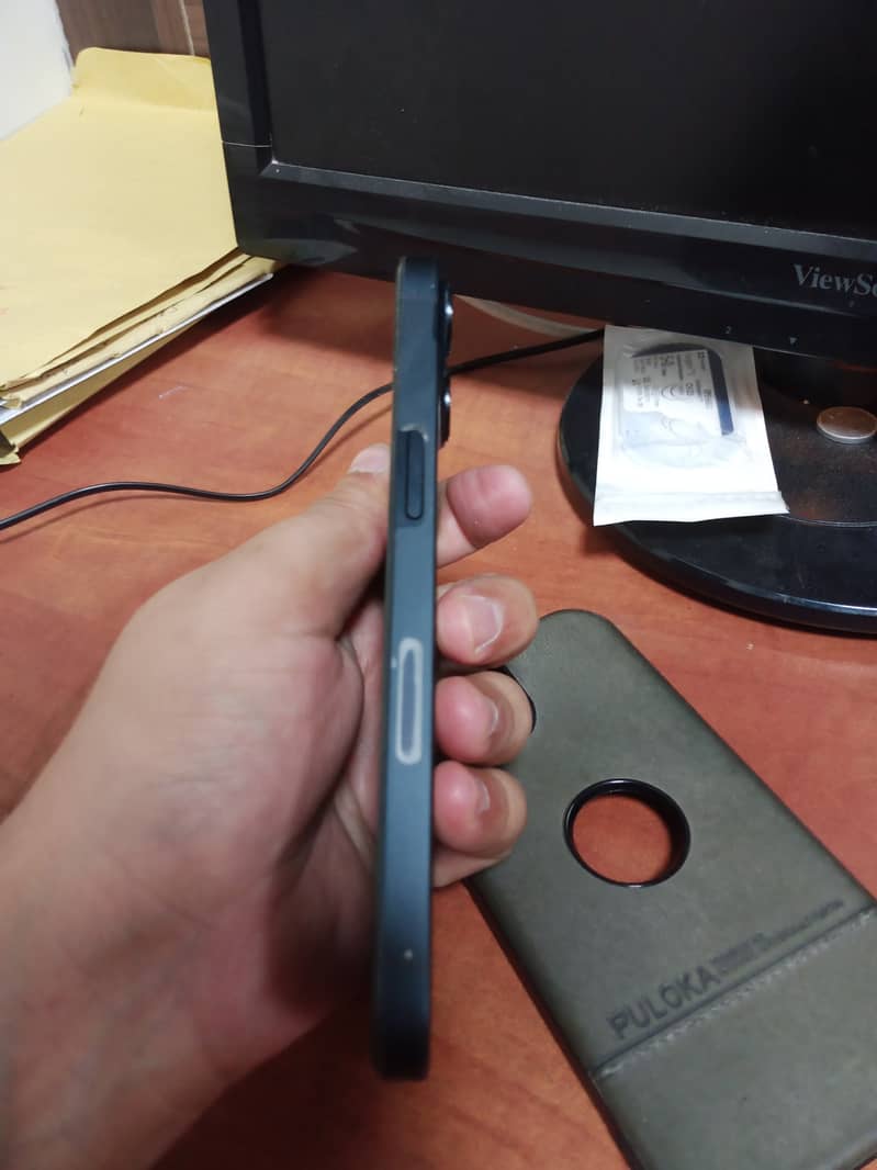 Apple iPhone 13 1