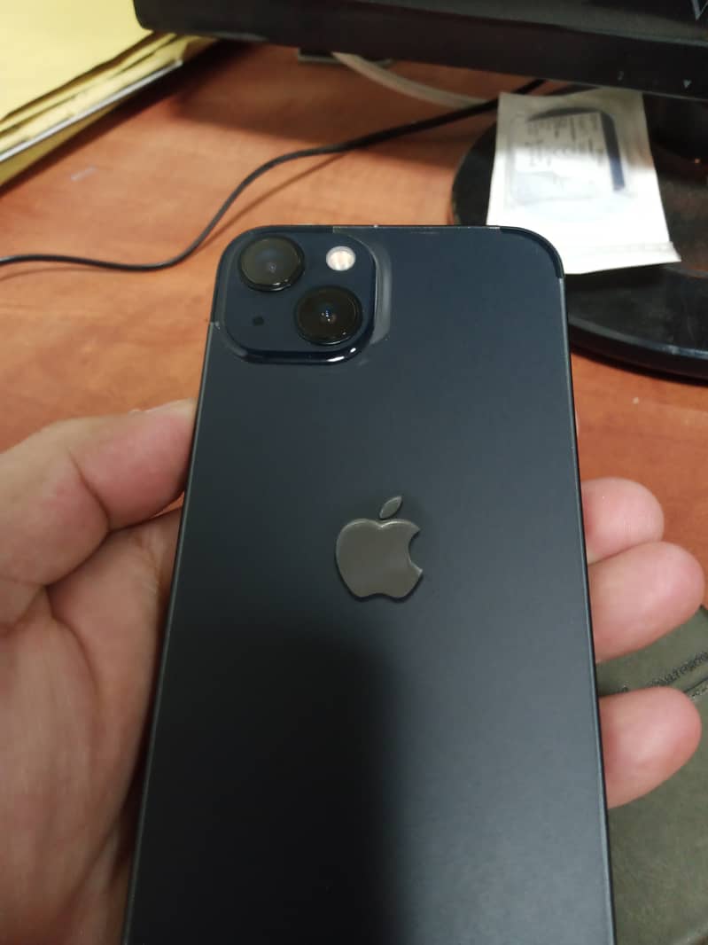 Apple iPhone 13 4