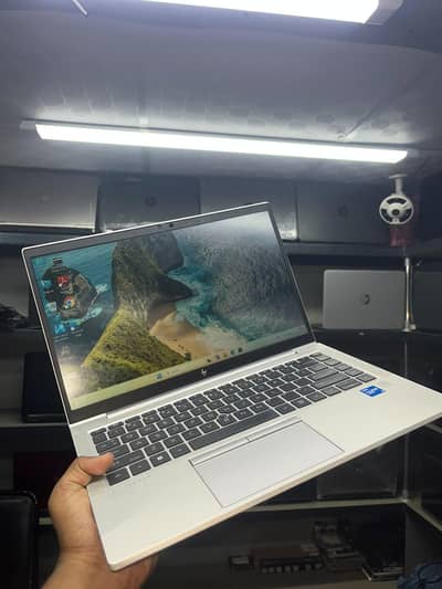 11th Gen Core i5 | 16GB RAM | 256GB SSD — HP EliteBook 840 G8.