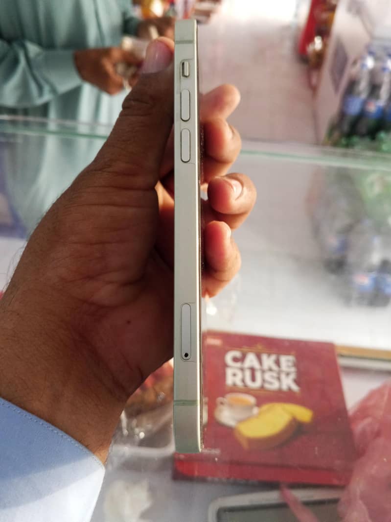 Apple iPhone 12 2