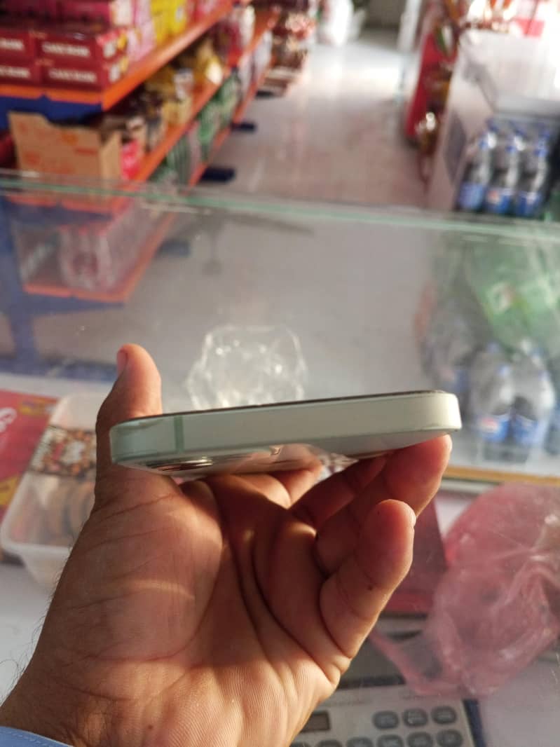 Apple iPhone 12 5