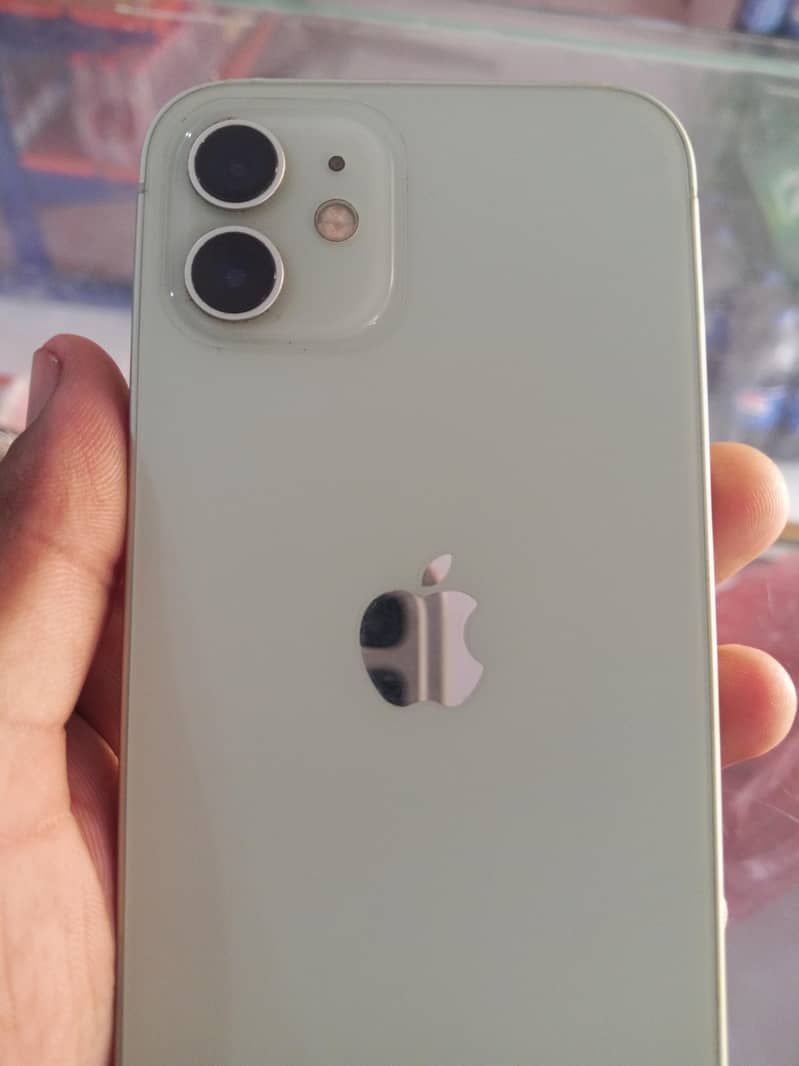 Apple iPhone 12 6