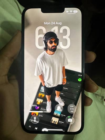 Apple iPhone 13