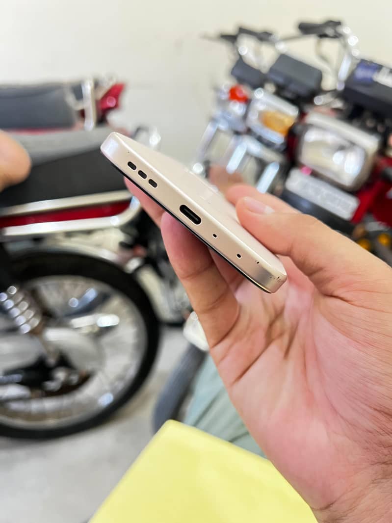 OPPO A6 4