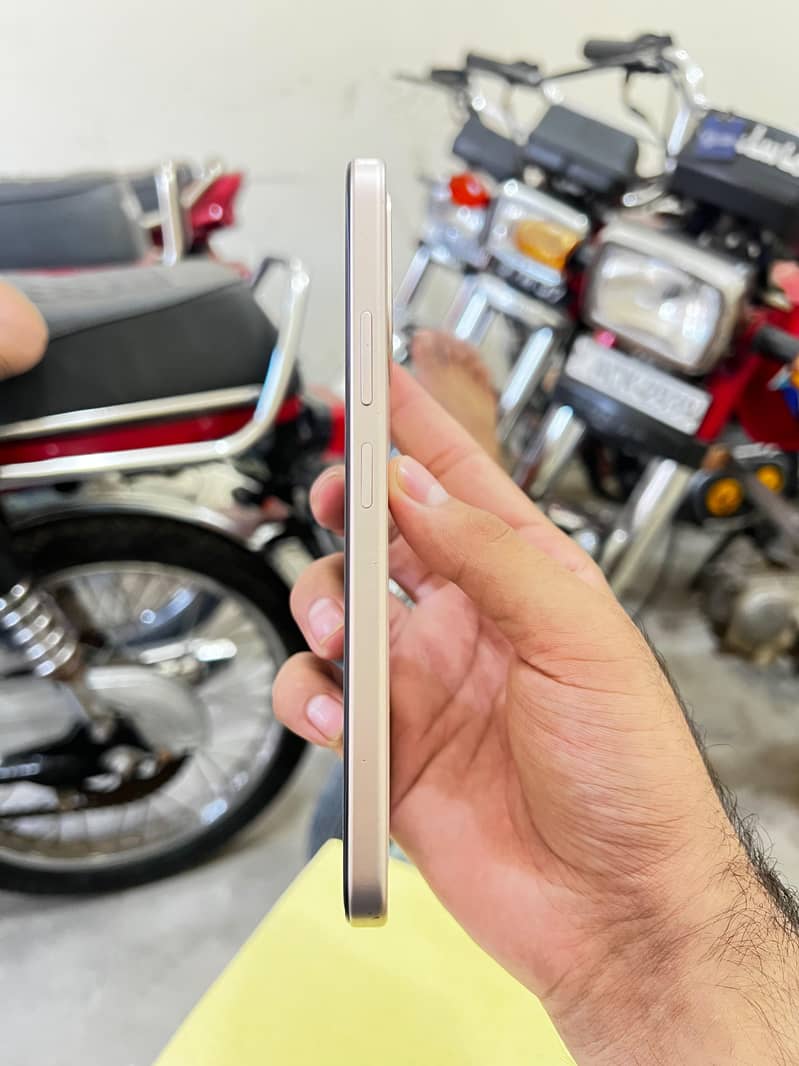 OPPO A6 5