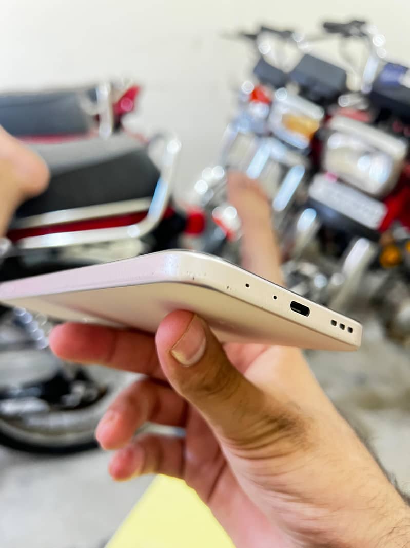 OPPO A6 7