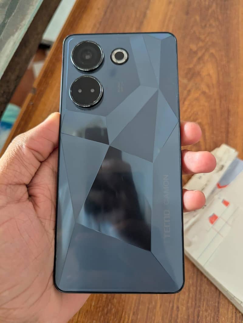 Tecno CAMON 20 0