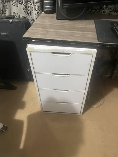 Computer table
