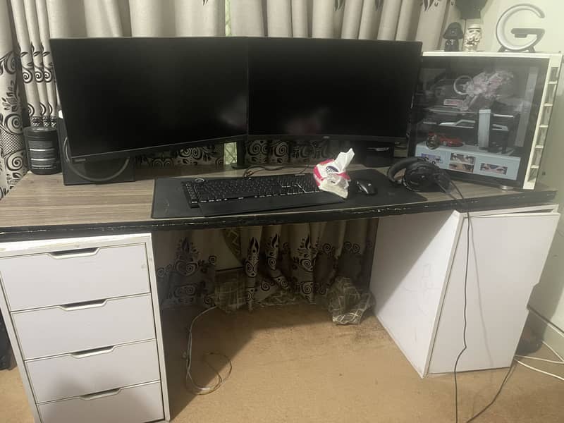 Computer table 4