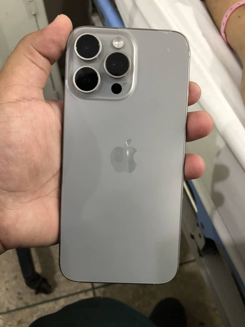 Apple iPhone 15 Pro Max 7