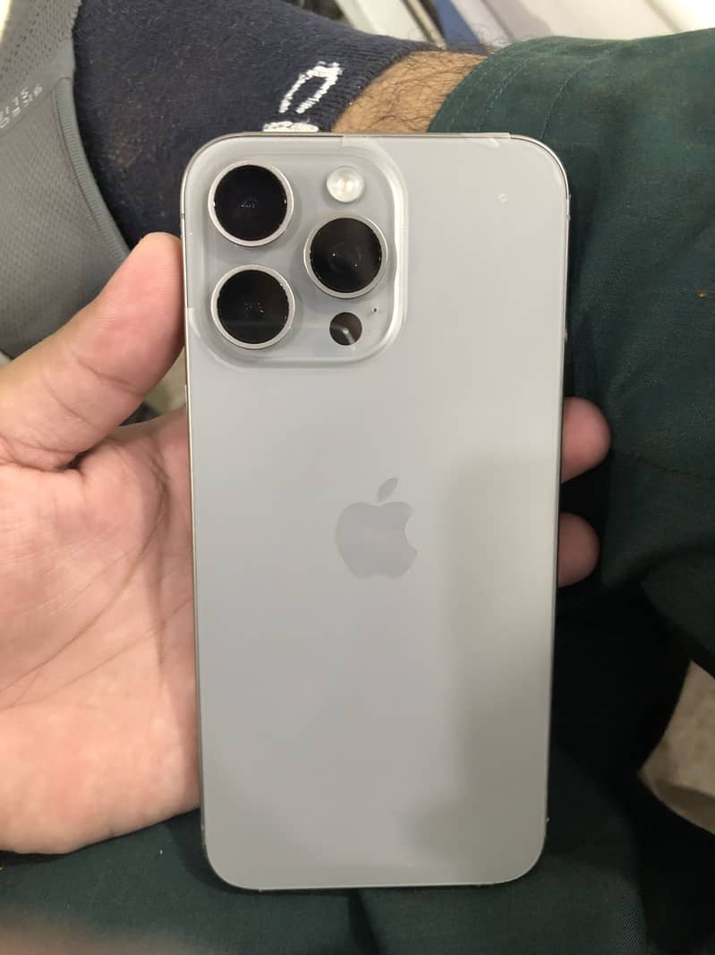 Apple iPhone 15 Pro Max 8