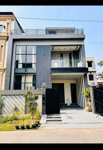 5 MARLA HOUSE ON IDEAL LOCATION WITH SOLID CONSTRUCTION AVAILABLE FOR SALE IN ABHRIA TOWN