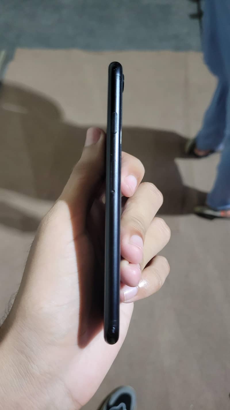 Apple iPhone SE 3