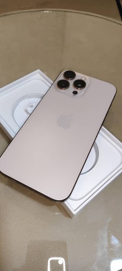 Apple iPhone 16 Pro Max condition 10/10