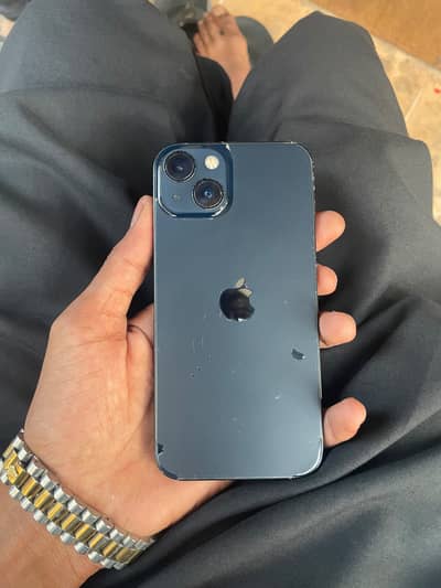 Apple iPhone 13